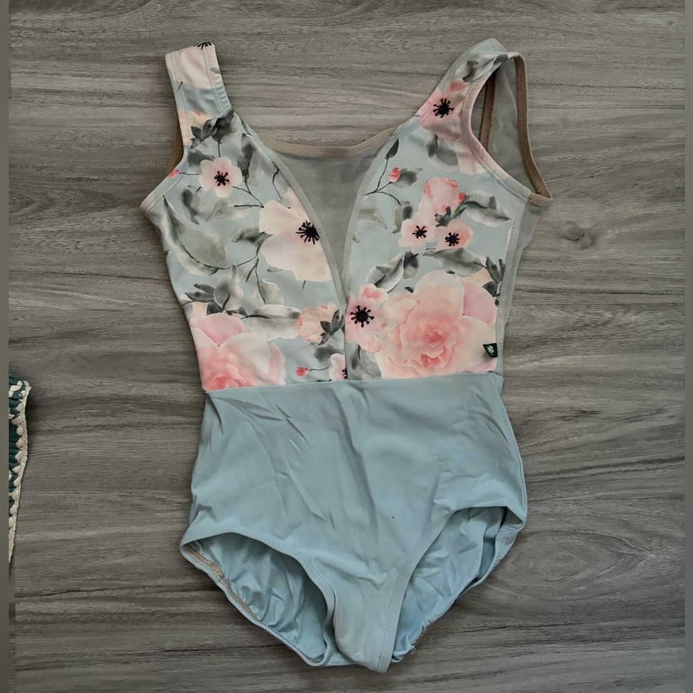 Light Blue and Pink Floral Dart Lucky Leo🩵🌸